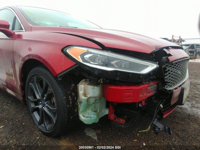 3FA6P0RU7KR227335 Ford Fusion Titanium