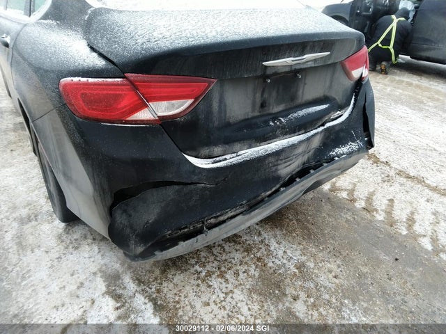 1C3CCCFB3FN717703 Chrysler 200 LX