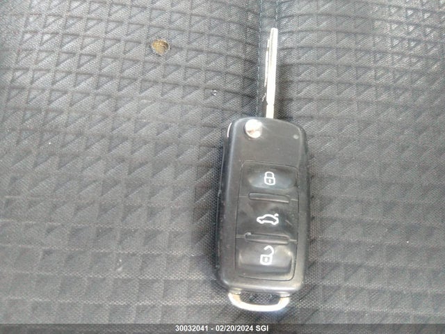 3VW1K7AJ4FM202437 Volkswagen JETTA S