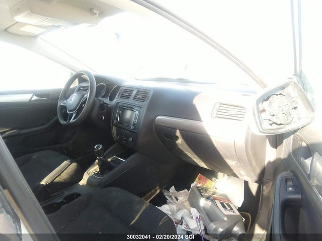 3VW1K7AJ4FM202437 Volkswagen JETTA S