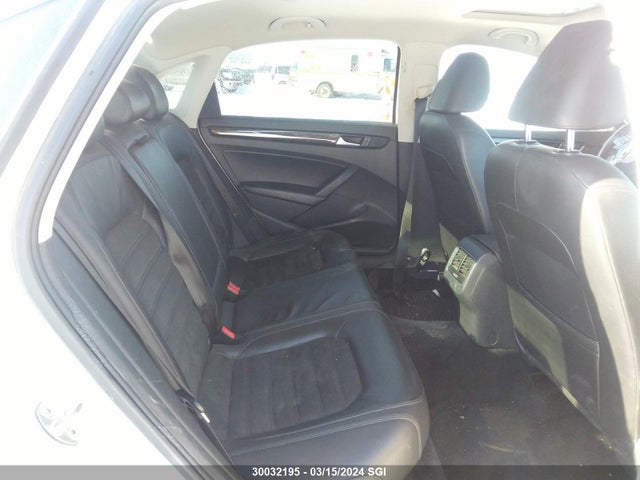 1VWCS7A32FC073299 Volkswagen PASSAT SEL