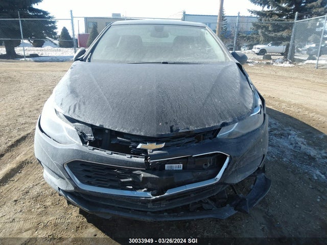 2018 Chevrolet Cruze Lt მანქანა იყიდება აუქციონზე, vin: 1G1BE5SM0J7146990, აუქციონის ნომერი: 30033949