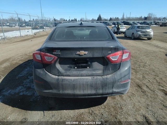 2018 Chevrolet Cruze Lt მანქანა იყიდება აუქციონზე, vin: 1G1BE5SM0J7146990, აუქციონის ნომერი: 30033949