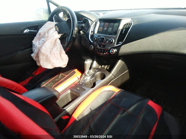 2018 Chevrolet Cruze Lt მანქანა იყიდება აუქციონზე, vin: 1G1BE5SM0J7146990, აუქციონის ნომერი: 30033949