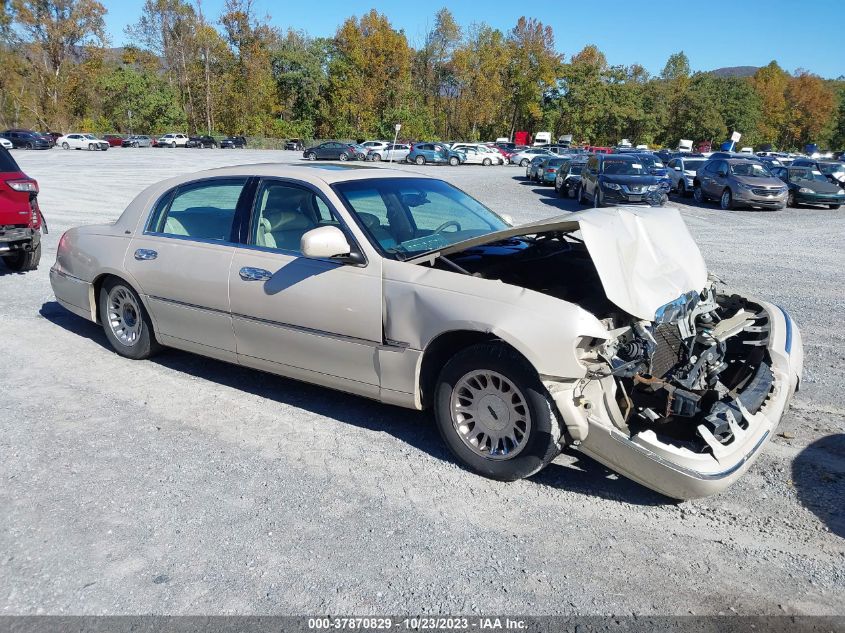 1999 Lincoln Town Car at VA Montvale, IAAI lot 37870829 CarsFromWest