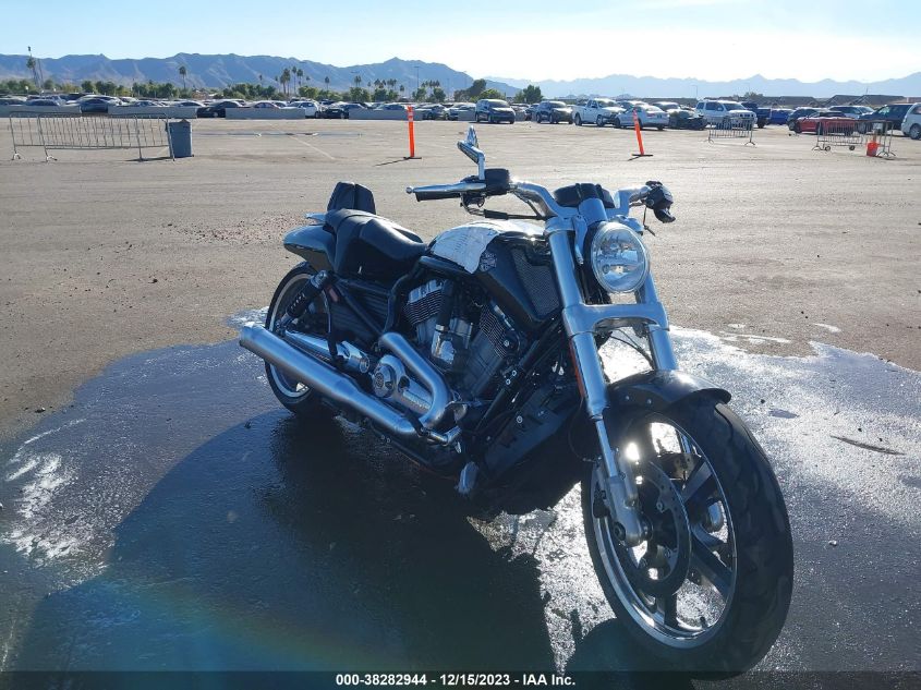 2011 harley v rod muscle