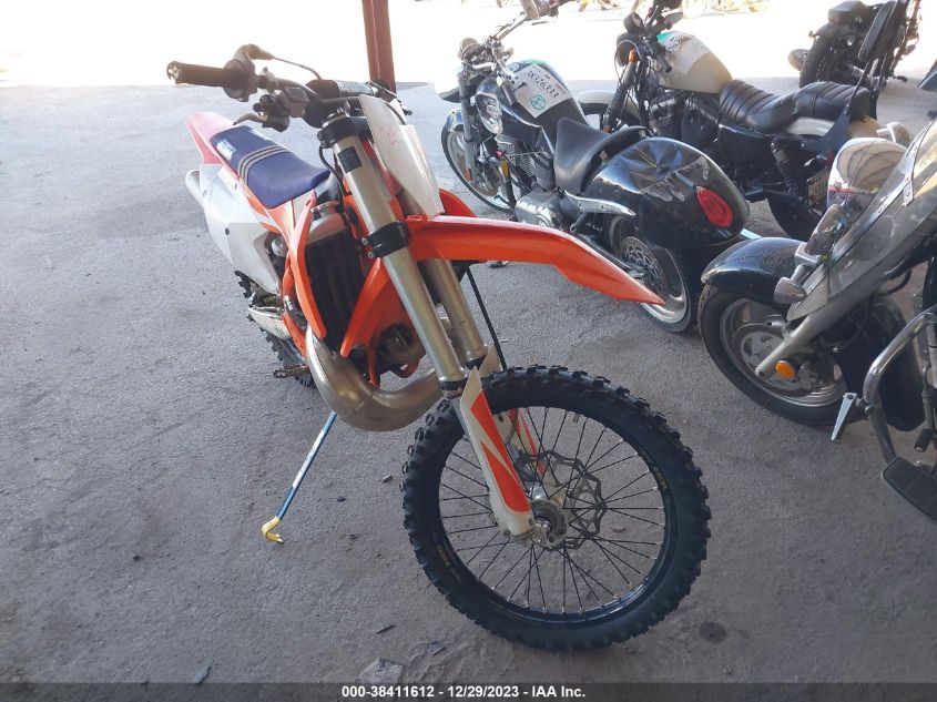 2018 KTM 250 SX at TX Houston IAAI lot 38411612 CarsFromWest