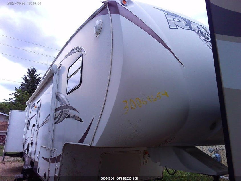 54CBA0527D1C93466 2013 Winnebago Raven 3350Db auction photo 1