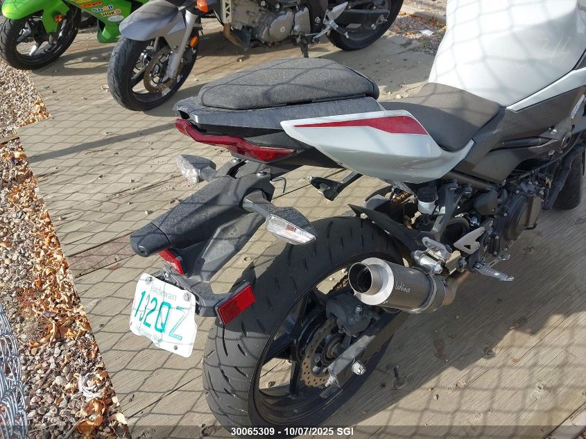 2012 Kawasaki Ex250 J VIN: JKAEXMJ12CDAB0423 Lot: 30065309