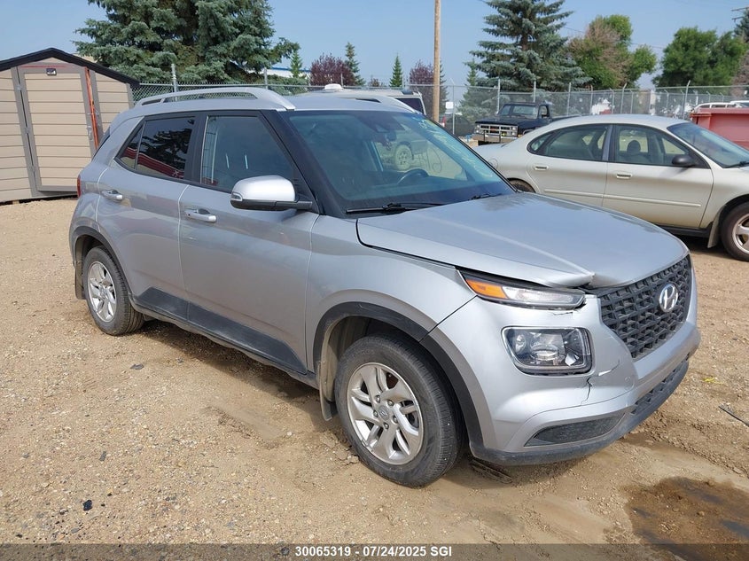 2021 Hyundai Venue Sel/Denim VIN: KMHRC8A30MU073918 Lot: 30065319