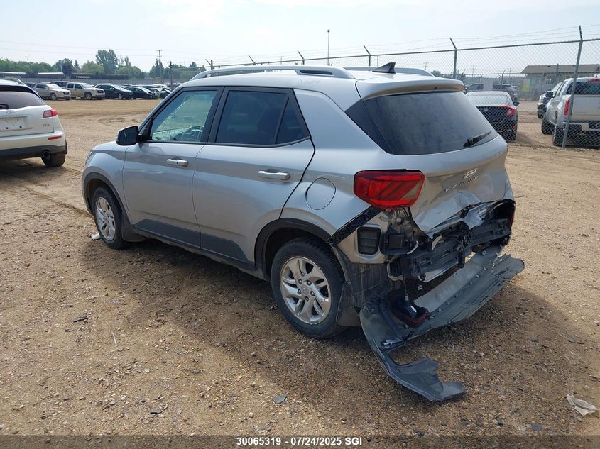 2021 Hyundai Venue Sel/Denim VIN: KMHRC8A30MU073918 Lot: 30065319