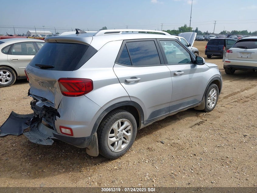 2021 Hyundai Venue Sel/Denim VIN: KMHRC8A30MU073918 Lot: 30065319