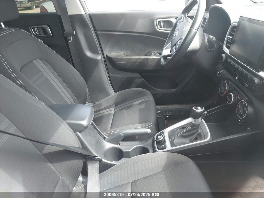 2021 Hyundai Venue Sel/Denim VIN: KMHRC8A30MU073918 Lot: 30065319