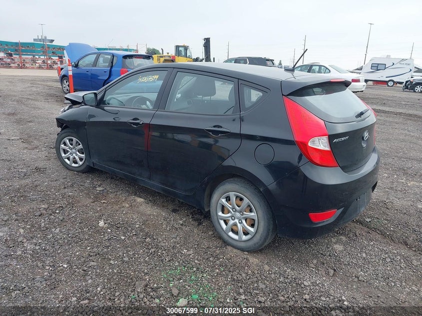 2013 Hyundai Accent Gls/Gs VIN: KMHCT5AE1DU127121 Lot: 30067599