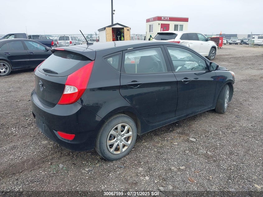 2013 Hyundai Accent Gls/Gs VIN: KMHCT5AE1DU127121 Lot: 30067599