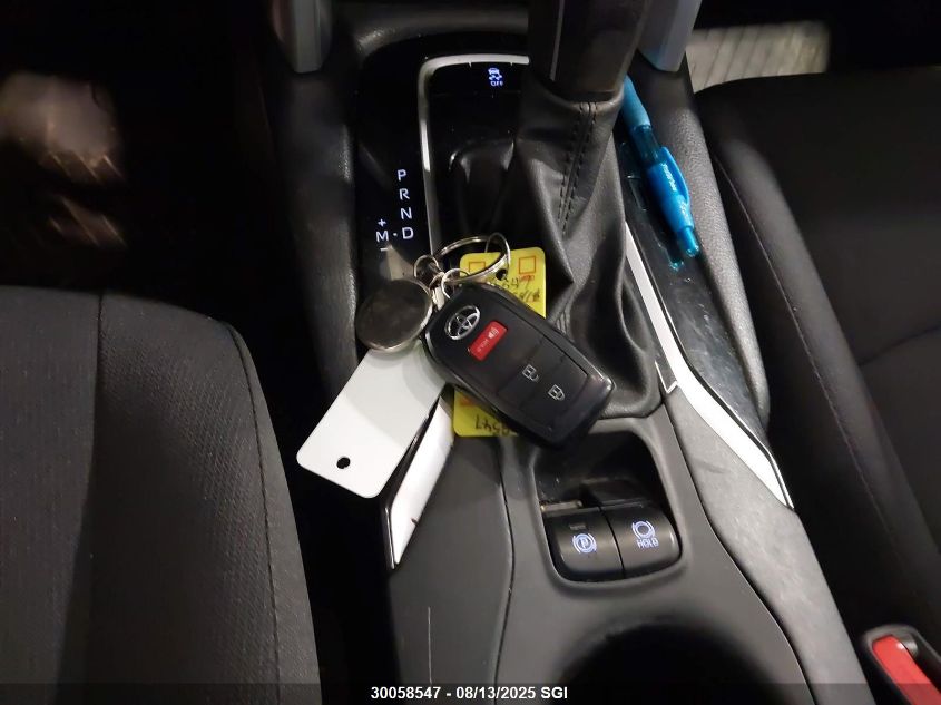 2022 Toyota Corolla Cross Le VIN: 7MUBAABG3NV043666 Lot: 30058547