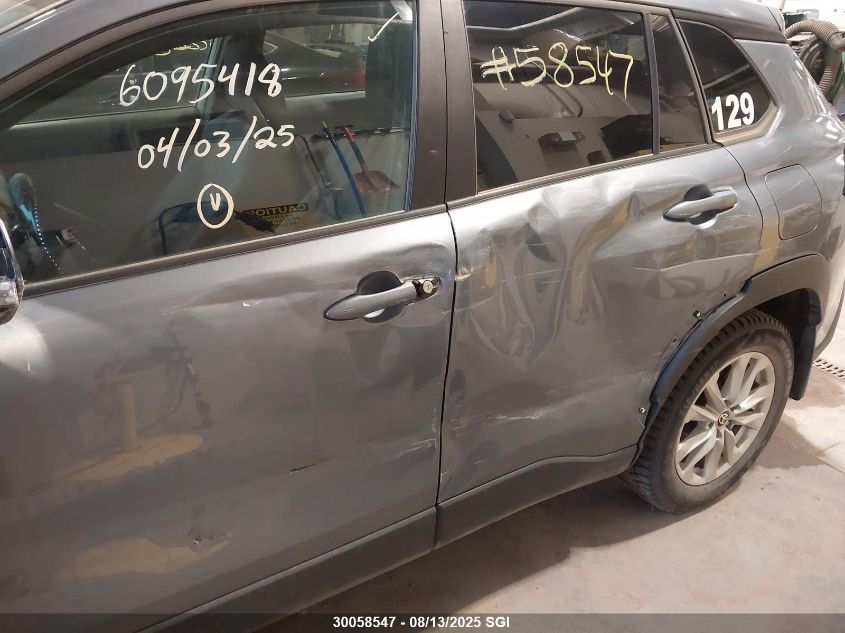 2022 Toyota Corolla Cross Le VIN: 7MUBAABG3NV043666 Lot: 30058547