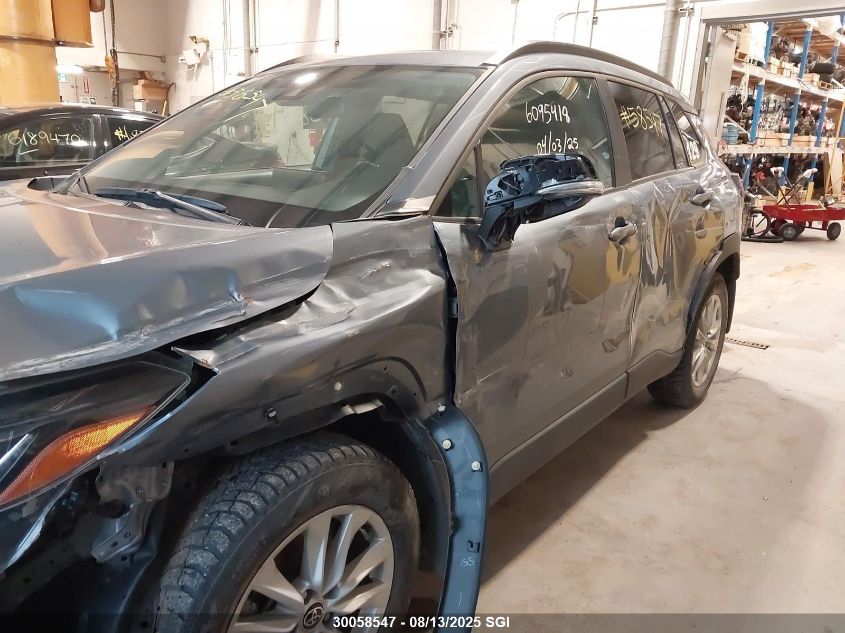 2022 Toyota Corolla Cross Le VIN: 7MUBAABG3NV043666 Lot: 30058547