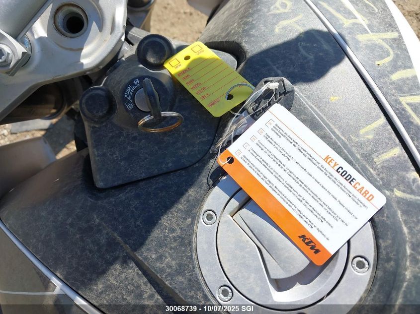 2018 Ktm 690 Duke VIN: VBKLDV40XJM714526 Lot: 30068739