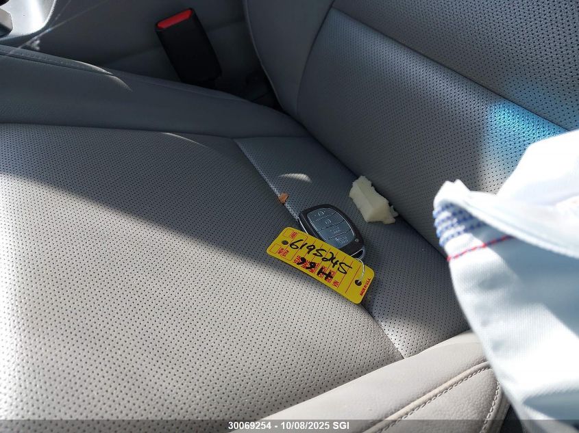 2017 Hyundai Tucson Limited/Sport And Eco/Se VIN: KM8J3CA4XHU571090 Lot: 30069254