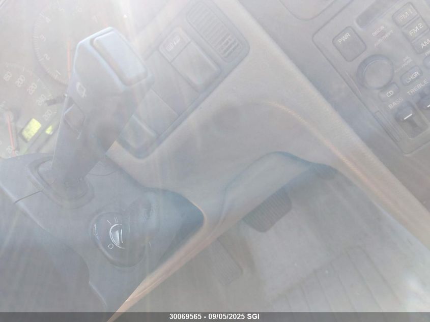 1999 Volvo V70 VIN: YV1LW55A3X2582081 Lot: 30069565