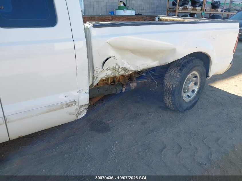2002 Ford F250 Super Duty VIN: 1FTNX20L62EB18700 Lot: 30070436