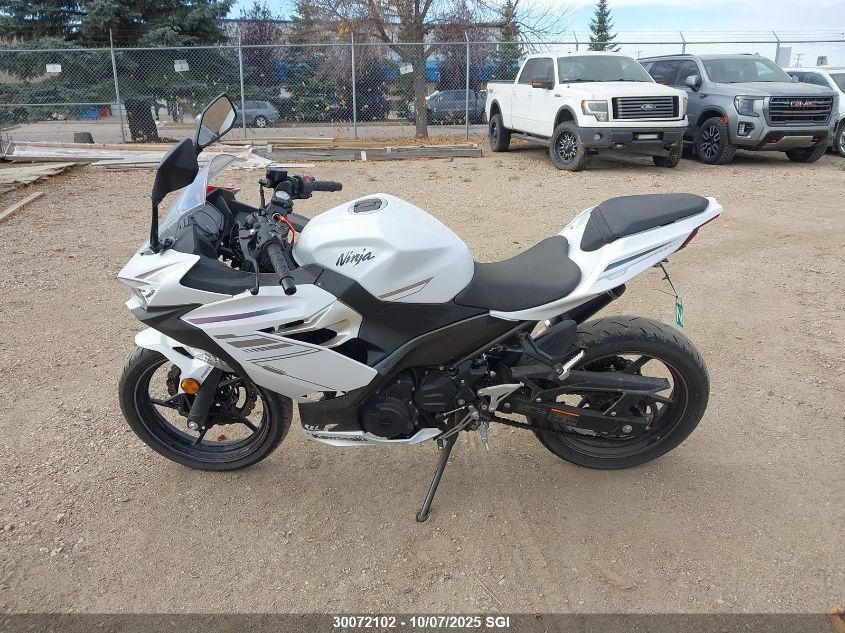 2023 Kawasaki Ex400 VIN: JKAEXKG13PDAR3043 Lot: 30072102