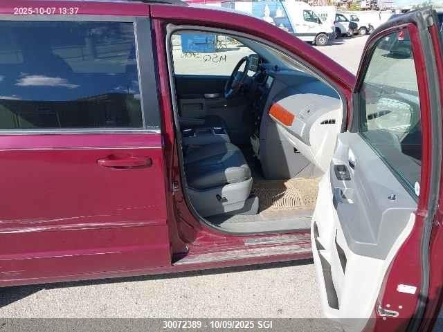 2008 Chrysler Town & Country Touring VIN: 2A8HR54PX8R816740 Lot: 30072389