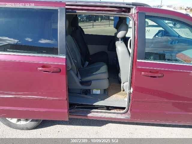 2008 Chrysler Town & Country Touring VIN: 2A8HR54PX8R816740 Lot: 30072389