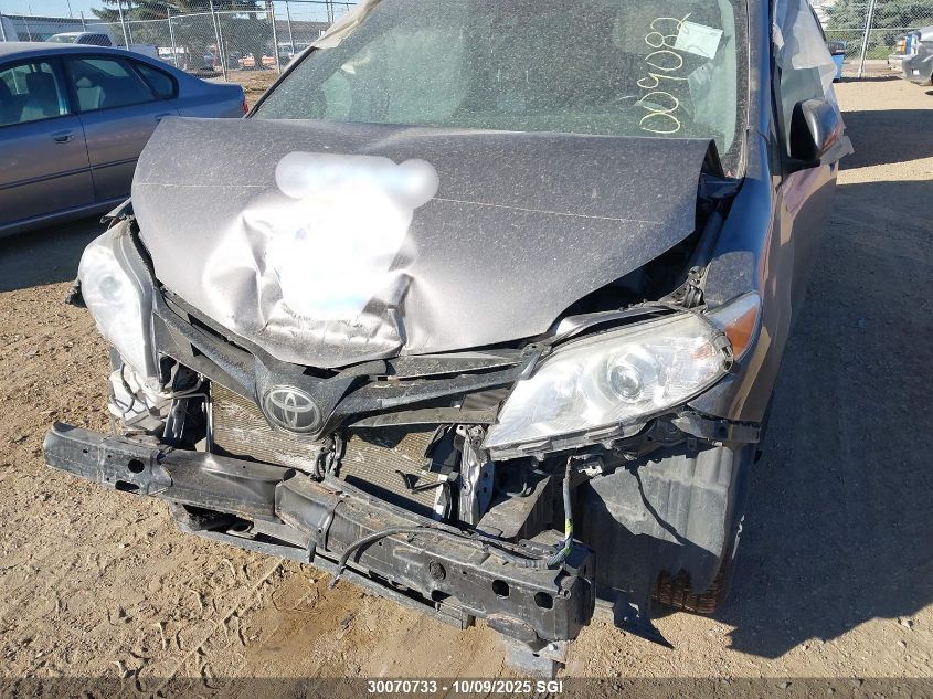 2019 Toyota Sienna VIN: 5TDZZ3DC1KS009082 Lot: 30070733