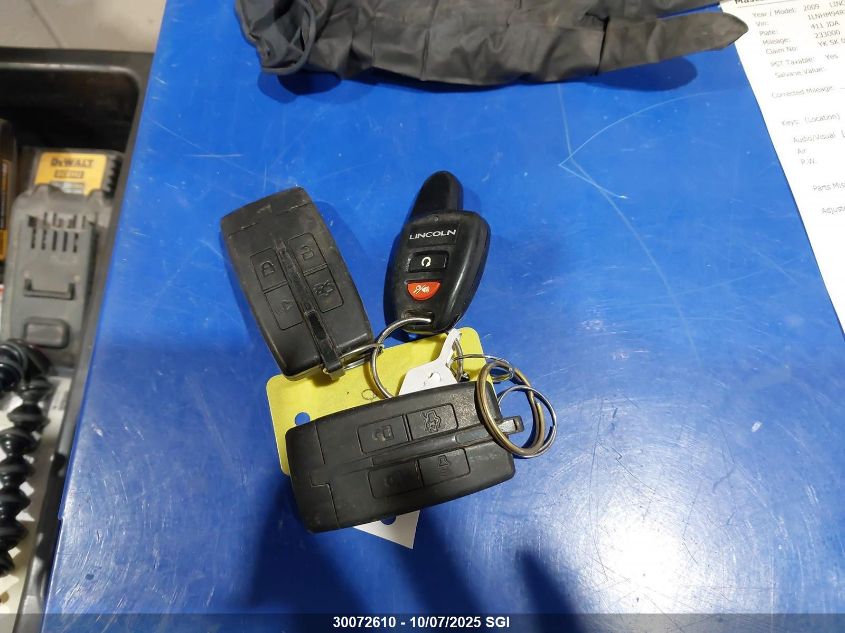 2009 Lincoln Mks VIN: 1LNHM94RX9G603722 Lot: 30072610