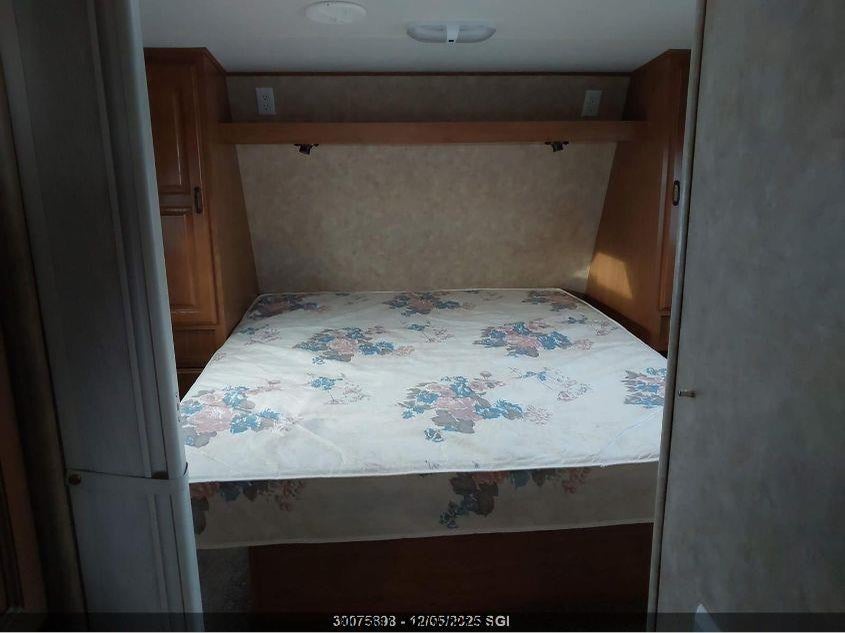 4V0FC25249B013851 2009   photo no. 7
