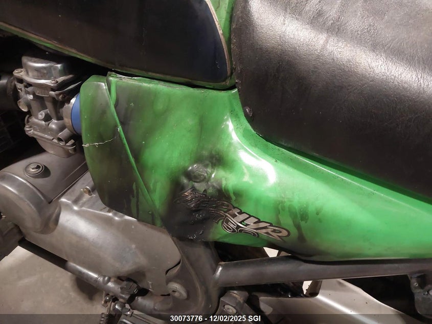 JKAZRDC17PA035738 1993 KAWASAKI ZR photo no. 12