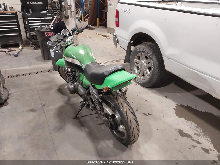 JKAZRDC17PA035738 1993 KAWASAKI ZR photo no. 3