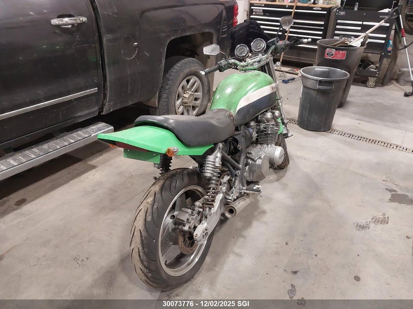 JKAZRDC17PA035738 1993 KAWASAKI ZR photo no. 4