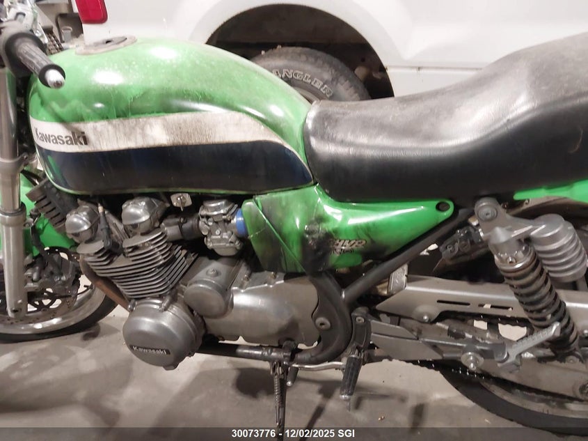 JKAZRDC17PA035738 1993 KAWASAKI ZR photo no. 9