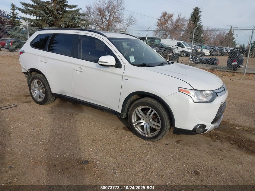 MITSUBISHI OUTLANDER SE