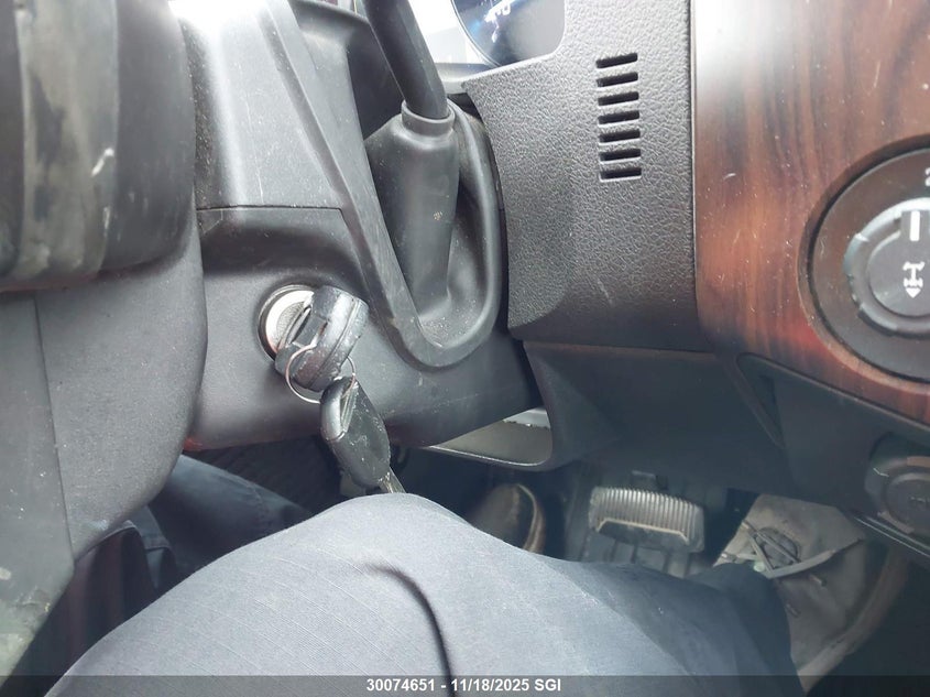 2011 Ford F350 Super Duty VIN: 1FT8W3B6XBEA27152 Lot: 30074651