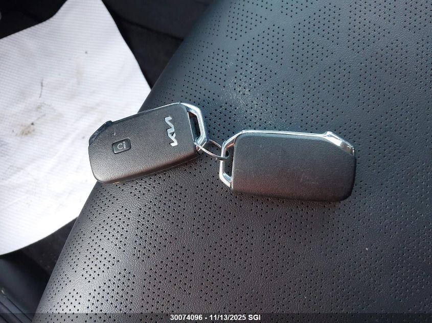 2024 Kia Seltos Sx VIN: KNDETCA75R7533055 Lot: 30074096