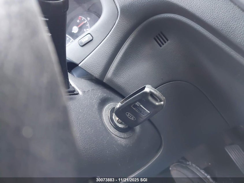 2012 Kia Rondo VIN: KNAHH8A88C7411587 Lot: 30073883