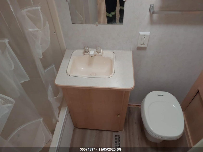 2EA1H272316583949 2001   photo no. 7