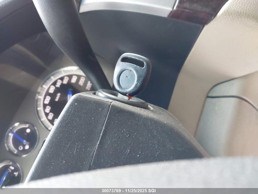 2009 Cadillac Escalade Luxury VIN: 1GYFK23229R208140 Lot: 30073769