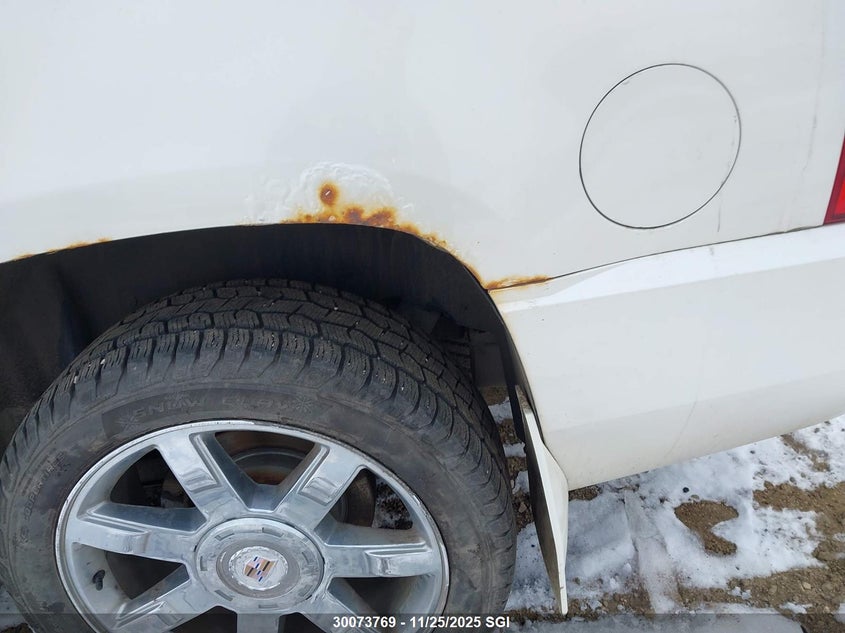 2009 Cadillac Escalade Luxury VIN: 1GYFK23229R208140 Lot: 30073769