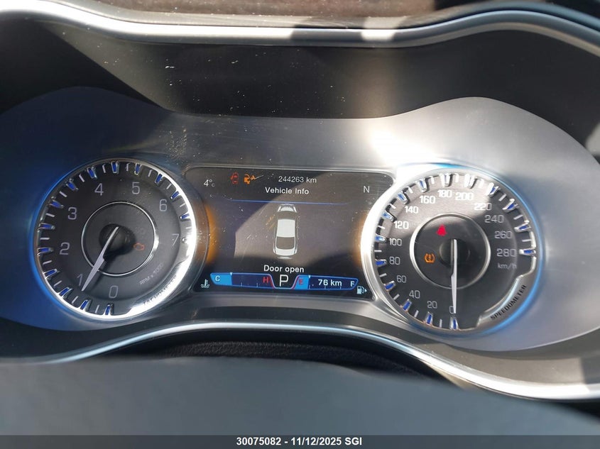 1C3CCCCG4GN153707 2016 CHRYSLER 200 photo no. 7