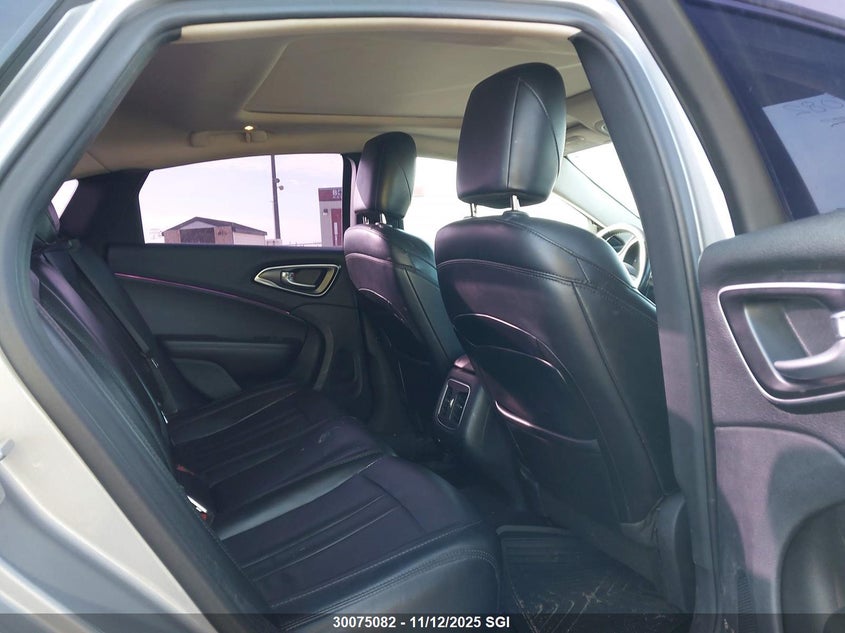 1C3CCCCG4GN153707 2016 CHRYSLER 200 photo no. 8