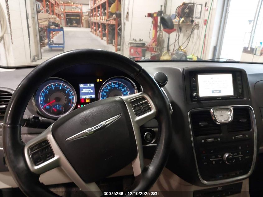 2014 Chrysler Town & Country Touring L VIN: 2C4RC1CG8ER231142 Lot: 30075266