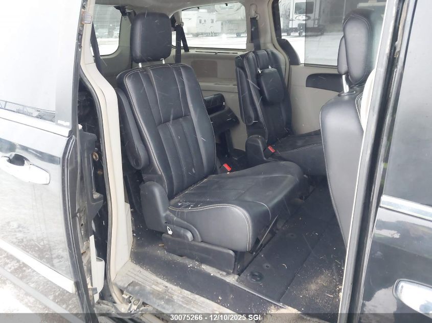 2014 Chrysler Town & Country Touring L VIN: 2C4RC1CG8ER231142 Lot: 30075266