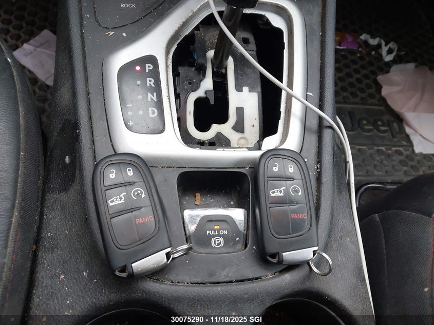 2018 Jeep Cherokee Trailhawk VIN: 1C4PJMBX2JD555815 Lot: 30075290