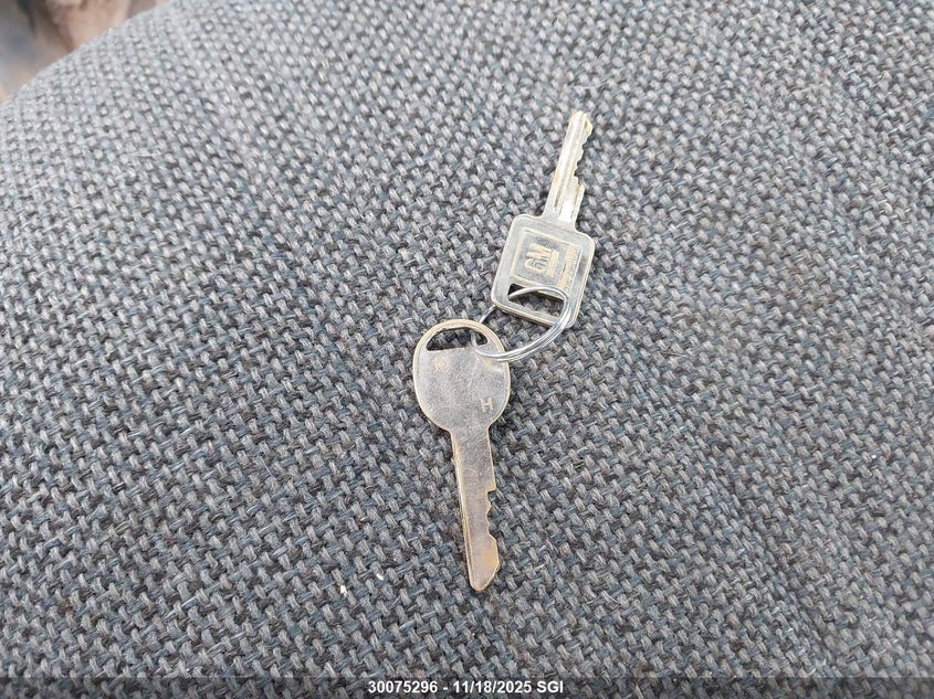 1993 Chevrolet Gmt-400 C1500 VIN: 1GCDC14H9PZ257968 Lot: 30075296