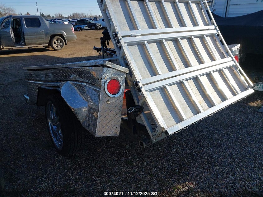 SK000000000231057 1996   photo no. 3